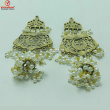 Load image into Gallery viewer, Golden Dangle Earrings With Small Pearls
