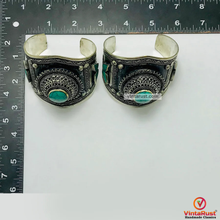 Load image into Gallery viewer, Boho Bracelet Inlaid With Turquoise Stone
