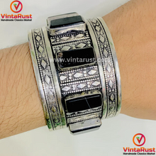 Load image into Gallery viewer, Ethnic Silver Bracelet With Black Stones
