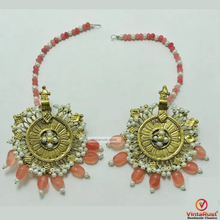 Load image into Gallery viewer, Golden Dangling Earrings with Pearland Pink Bead
