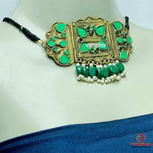 Load image into Gallery viewer, Green Amulet Choker Necklace With Earrings
