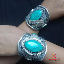 Load image into Gallery viewer, Ethnic Green Stone Handcuff Bracelet
