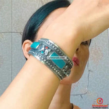 Load image into Gallery viewer, Tribal Kuchi Handcuff Bracelet With Stones and Beads
