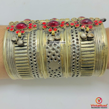 Load image into Gallery viewer, Handmade Red Stone Kuchi Handcuff Bracelet

