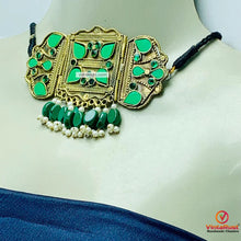 Load image into Gallery viewer, Green Amulet Choker Necklace With Earrings

