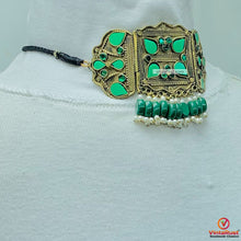Load image into Gallery viewer, Green Amulet Choker Necklace With Earrings
