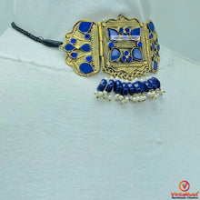 Load image into Gallery viewer, Blue Statement Choker Necklace With Earrings
