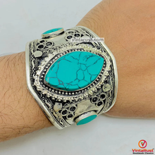 Load image into Gallery viewer, Ethnic Green Stone Handcuff Bracelet
