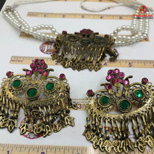 Load image into Gallery viewer, Pink and Green Flower Jewelry Set
