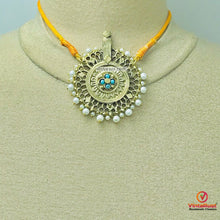 Load image into Gallery viewer, Pearls And Golden Big Motif Jewelry Set
