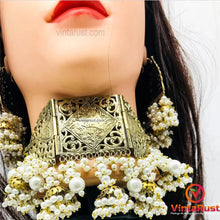 Load image into Gallery viewer, Amulet Cum Choker Style Necklace And Earrings

