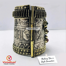 Load image into Gallery viewer, Gypsy Kuchi Bracelet With Glass Stones
