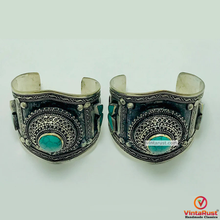Load image into Gallery viewer, Boho Bracelet Inlaid With Turquoise Stone
