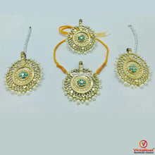 Load image into Gallery viewer, Pearls And Golden Big Motif Jewelry Set
