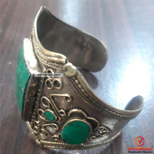 Load image into Gallery viewer, Vintage Tribal Handmade Cuff Bracelet
