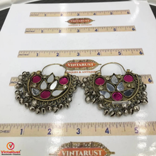 Load image into Gallery viewer, Pink and White Glass Stone Kuchi Earrings

