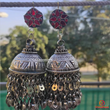 Load image into Gallery viewer, Jhumka Earrings with Pink Glass Stones And Beads
