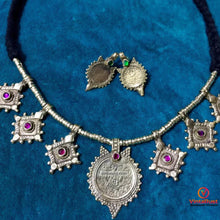 Load image into Gallery viewer, Vintage Coins Necklace With Jewelery Set
