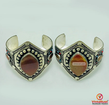 Load image into Gallery viewer, Vintage Boho Style Carnelian Stones Cuff Bracelet
