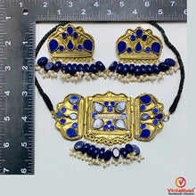 Load image into Gallery viewer, Blue Statement Choker Necklace With Earrings
