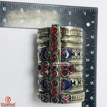 Load image into Gallery viewer, Tribal Vintage Blue and Red Glass Stones Handcuff
