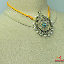 Load image into Gallery viewer, Pearls And Golden Big Motif Jewelry Set
