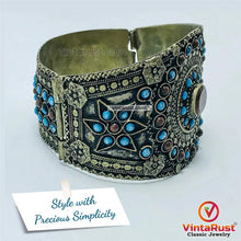 Load image into Gallery viewer, Gypsy Kuchi Bracelet With Beaded Stones

