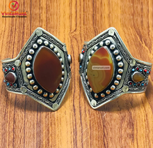 Load image into Gallery viewer, Vintage Boho Style Carnelian Stones Cuff Bracelet
