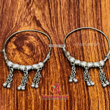 Load image into Gallery viewer, Big Vintage Hoop Earrings With Bells
