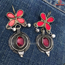 Load image into Gallery viewer, Handcuff Bracelet and Earrings Set
