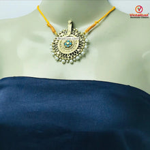 Load image into Gallery viewer, Pearls And Golden Big Motif Jewelry Set
