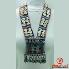 Load image into Gallery viewer, Long Straps Pendant Necklace With Shells and Beads
