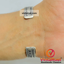 Load image into Gallery viewer, Turkoman Traditional Bracelet Lapis Lazuli
