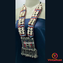 Load image into Gallery viewer, Long Straps Pendant Necklace With Shells and Beads
