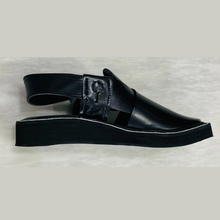 Load image into Gallery viewer, Men&#39;s Shine Black Peshawari Leather Chappal
