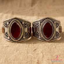 Load image into Gallery viewer, Antique Glass Stone Bracelet Boho Hand Cuff
