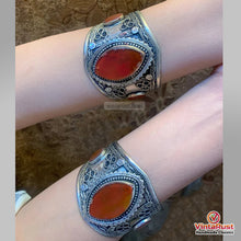 Load image into Gallery viewer, Antique Glass Stone Bracelet Boho Hand Cuff
