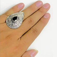 Load image into Gallery viewer, Artisan Handmade Unique Design Stone Ring

