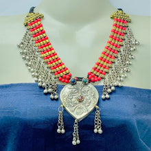 Load image into Gallery viewer, Beaded Chain Necklace With Silver Pendant
