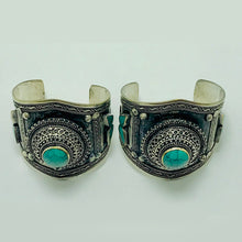 Load image into Gallery viewer, Boho Bracelet Inlaid With Turquoise Stone
