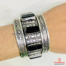 Load image into Gallery viewer, Ethnic Silver Bracelet With Black Stones
