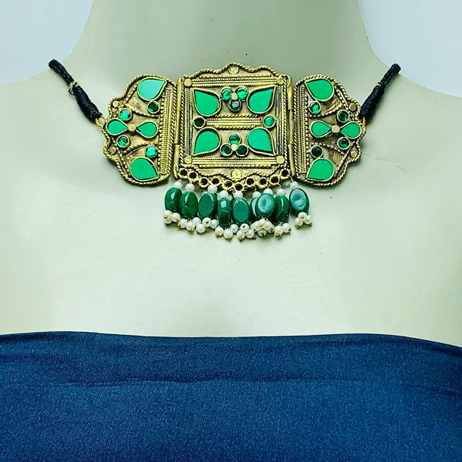 Green Amulet Choker Necklace With Earrings
