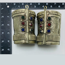 Load image into Gallery viewer, Gypsy Cuff Inlaid With Multicolor Glass Stones

