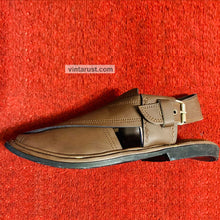 Load image into Gallery viewer, Handmade Brown Leather Kaptaan Chappal
