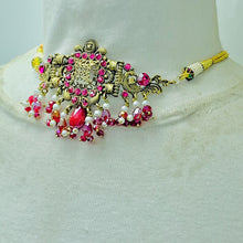 Load image into Gallery viewer, Handmade Jewelry Set With Pearls and Beads
