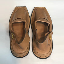 Load image into Gallery viewer, Handmade Pure Leather Matt Brown Kaptaan Chappal
