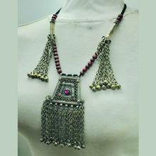 Load image into Gallery viewer, Handmade Pendant Necklace with Beads and Tassels
