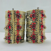 Load image into Gallery viewer, Handmade Red Stone Kuchi Handcuff Bracelet
