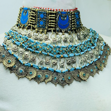 Load image into Gallery viewer, Turquoise Glass Stones Choker Necklace
