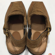Load image into Gallery viewer, Brown Peshawari Chappal Leather Sandals for Men

